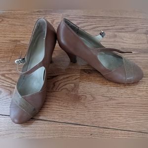 Naturalizer Soft Brown Leather Block Round Heel Buckle Mary Jane Pump Size 9/39